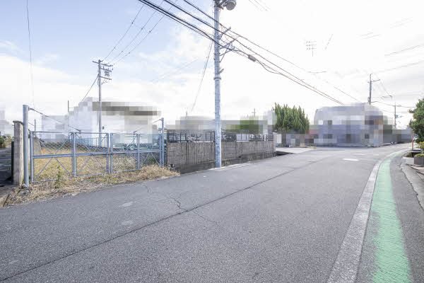 前面道路含む外観