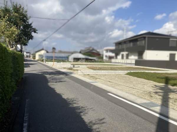 前面道路含む外観