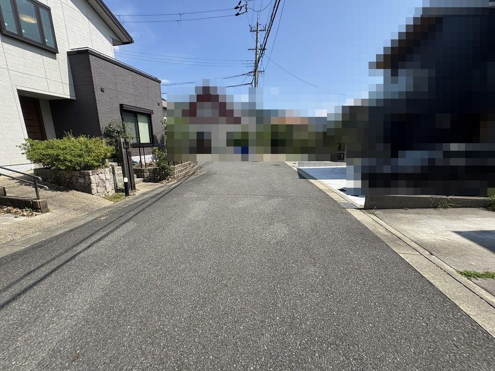 前面道路含む外観