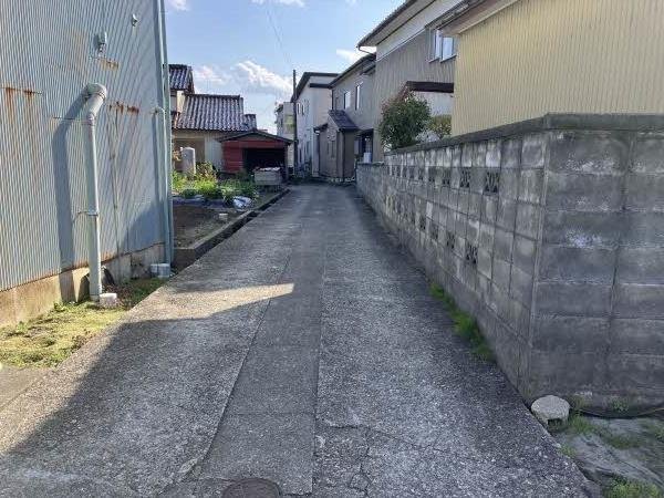 前面道路含む外観