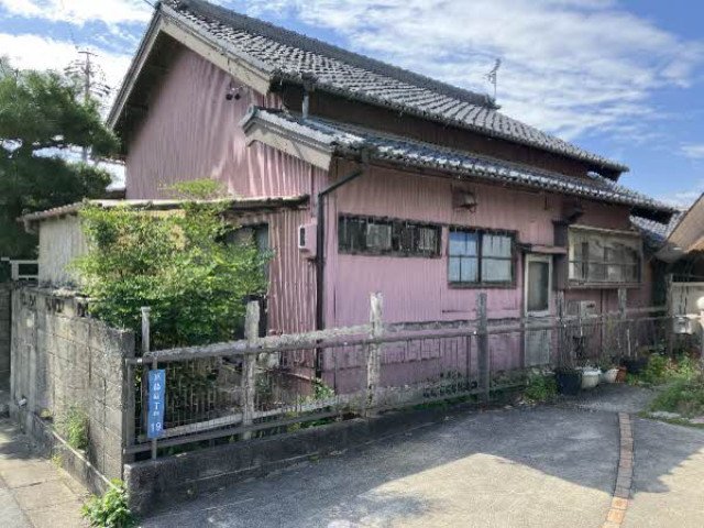 前面道路含む外観