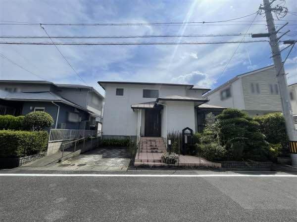 前面道路含む外観