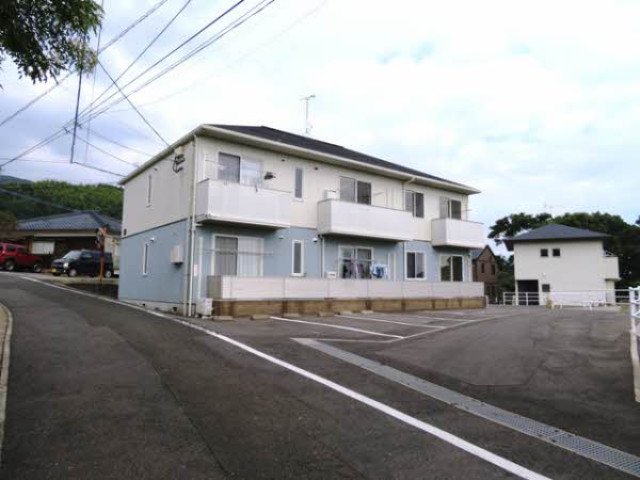 前面道路含む外観