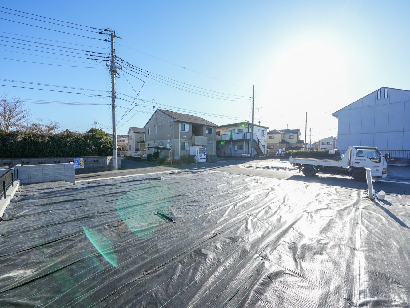 前面道路含む外観