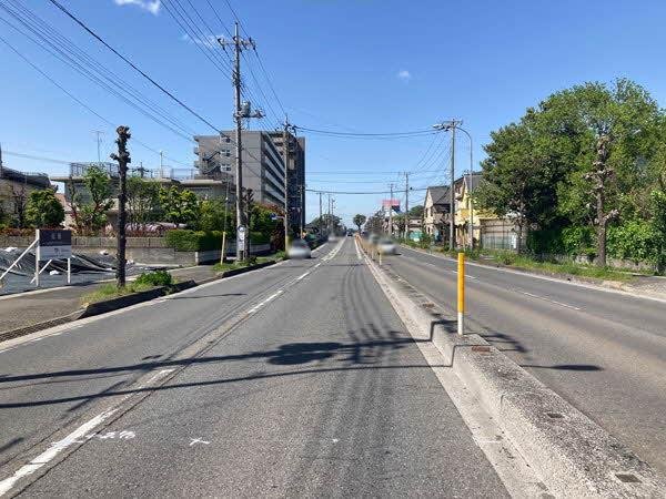 前面道路含む外観