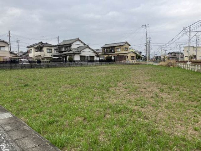 前面道路含む外観