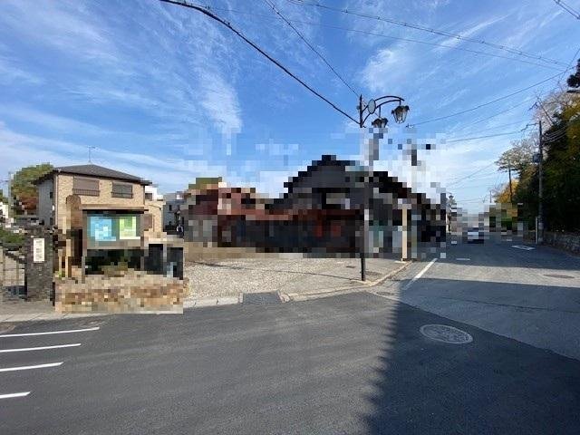 前面道路含む外観