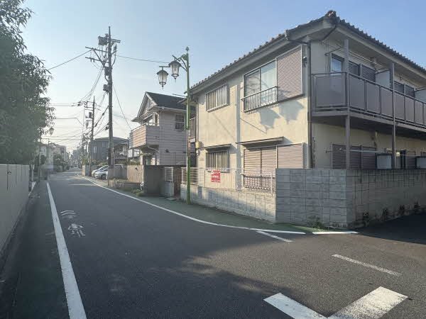 前面道路含む外観