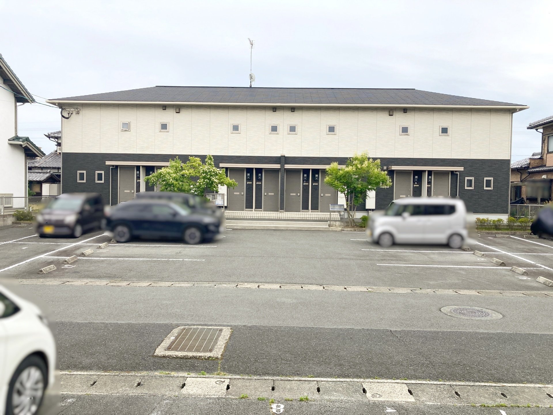 前面道路含む外観