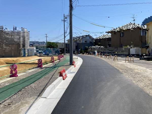 前面道路含む外観