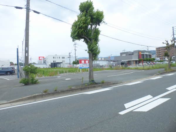 前面道路含む外観