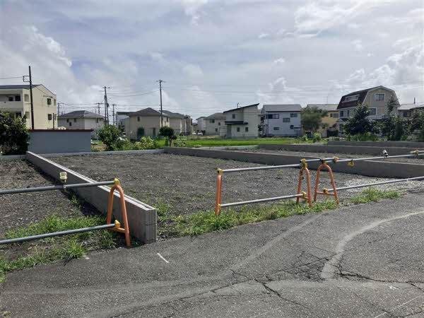 前面道路含む外観