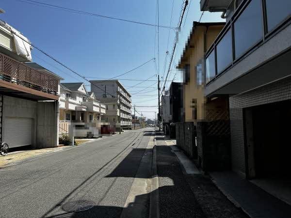 前面道路含む外観