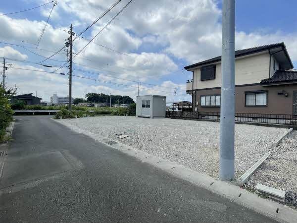 前面道路含む外観