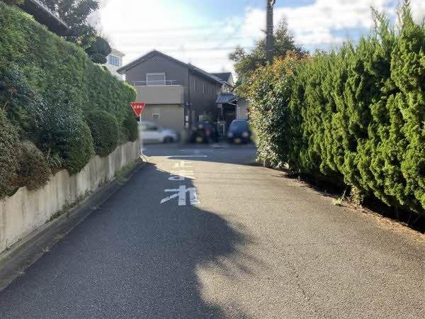 前面道路含む外観