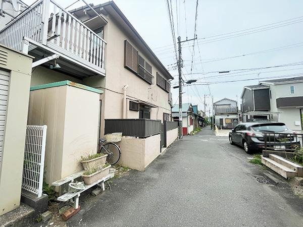 前面道路含む外観