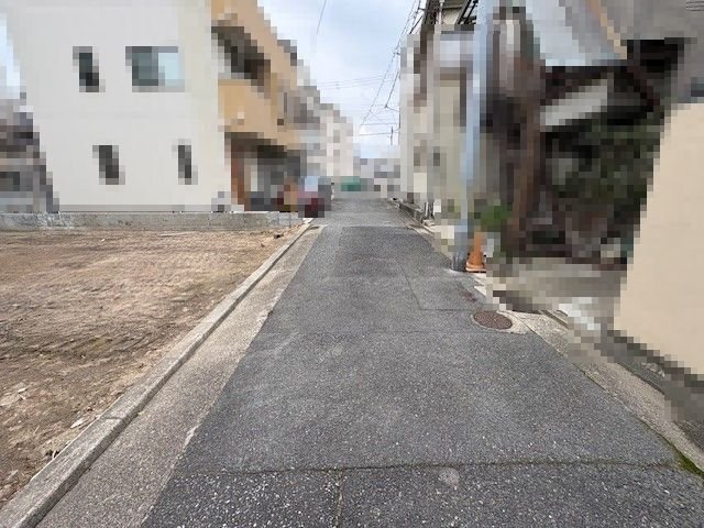 前面道路含む外観