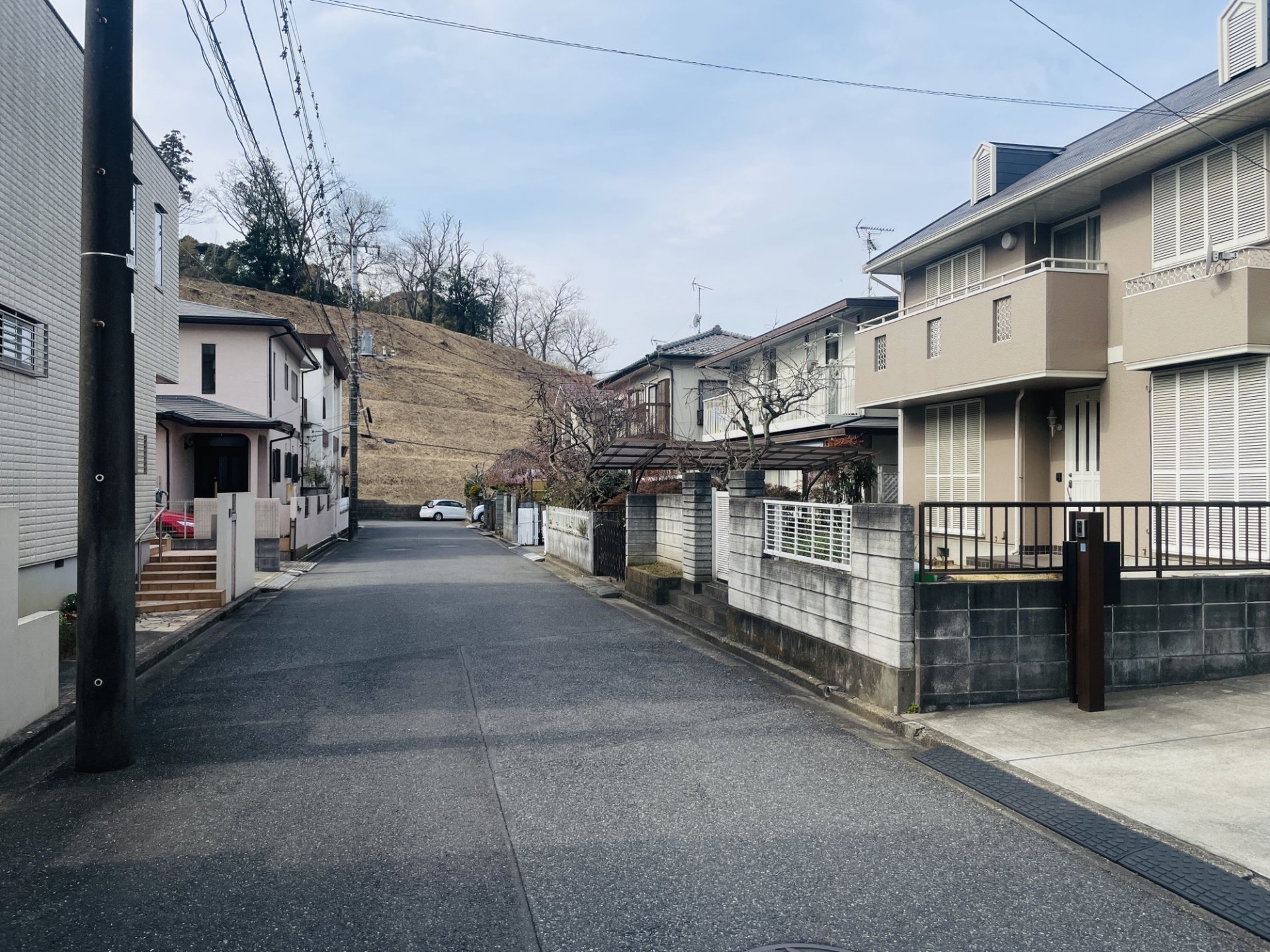 前面道路含む外観