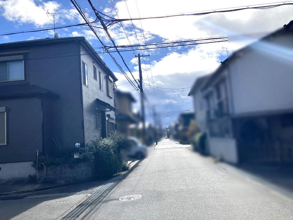 前面道路含む外観