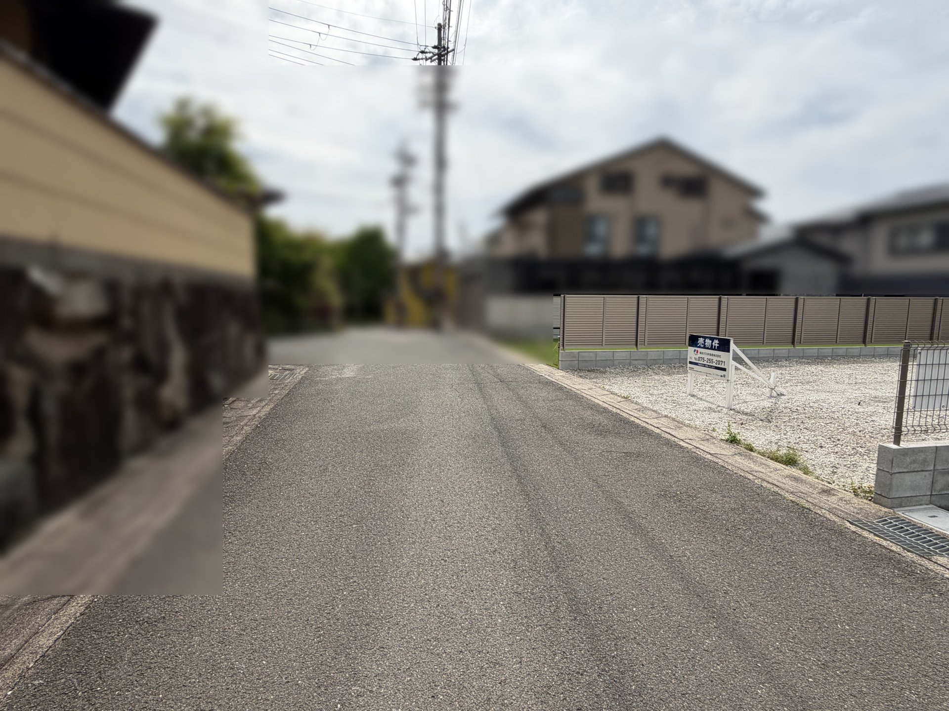 前面道路含む外観