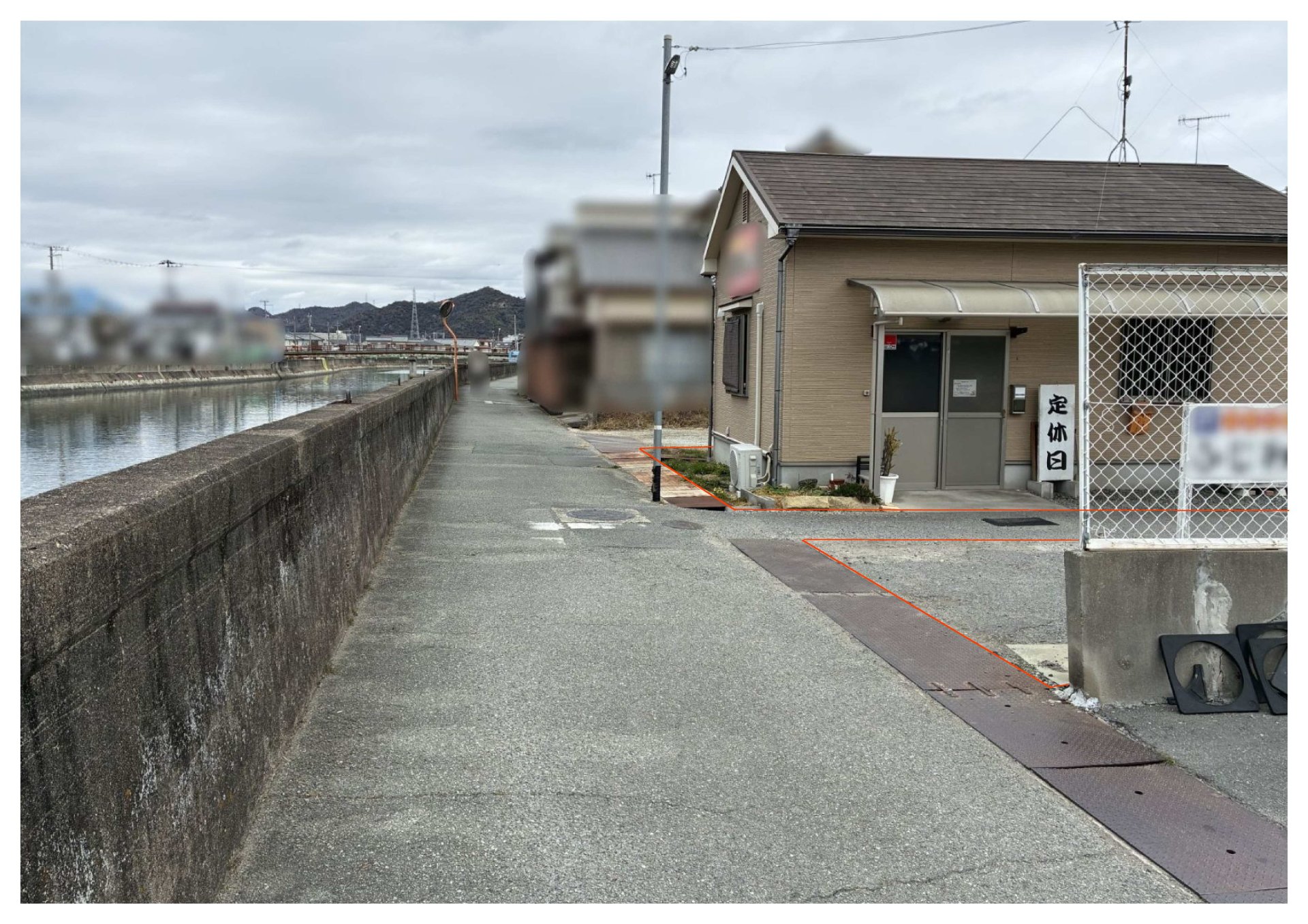 前面道路含む外観