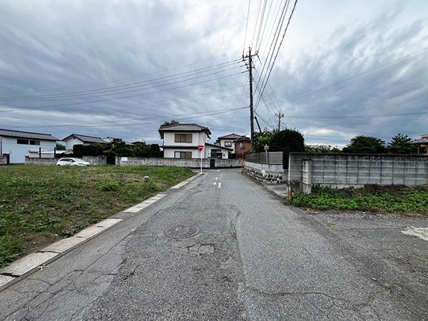 前面道路含む外観