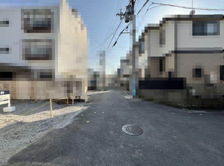 前面道路含む外観