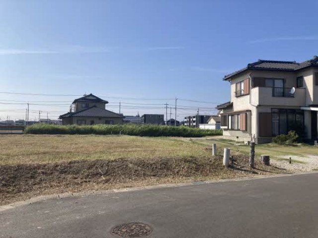 前面道路含む外観