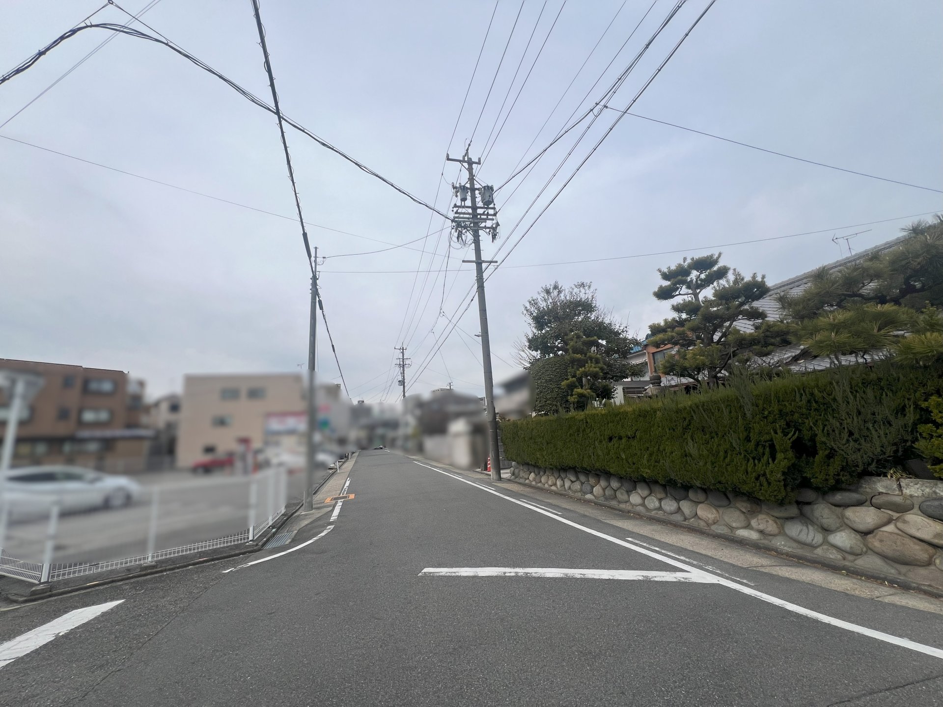 前面道路含む外観