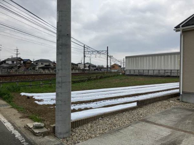 前面道路含む外観