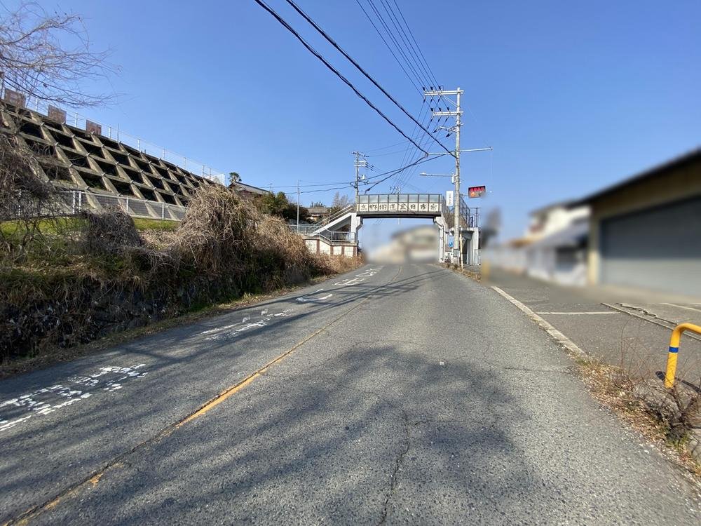 前面道路含む外観