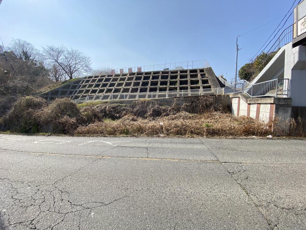 前面道路含む外観