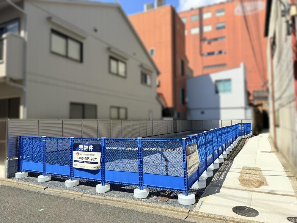 前面道路含む外観