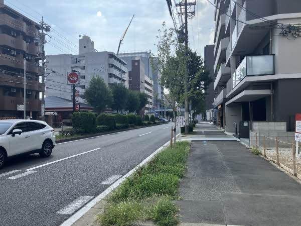 前面道路含む外観