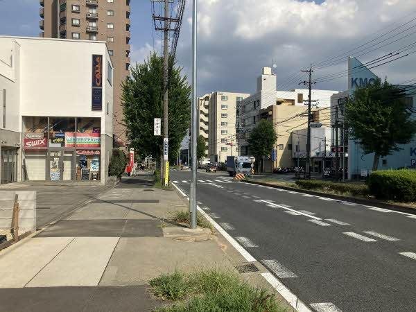 前面道路含む外観