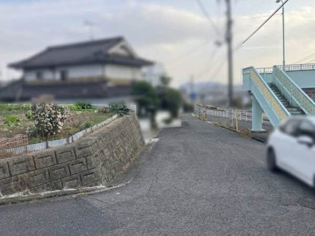 前面道路含む外観