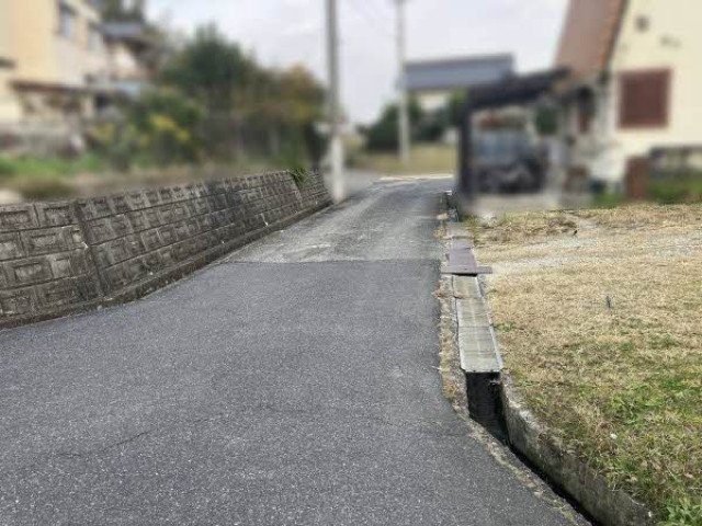 前面道路含む外観