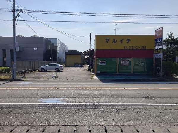 前面道路含む外観