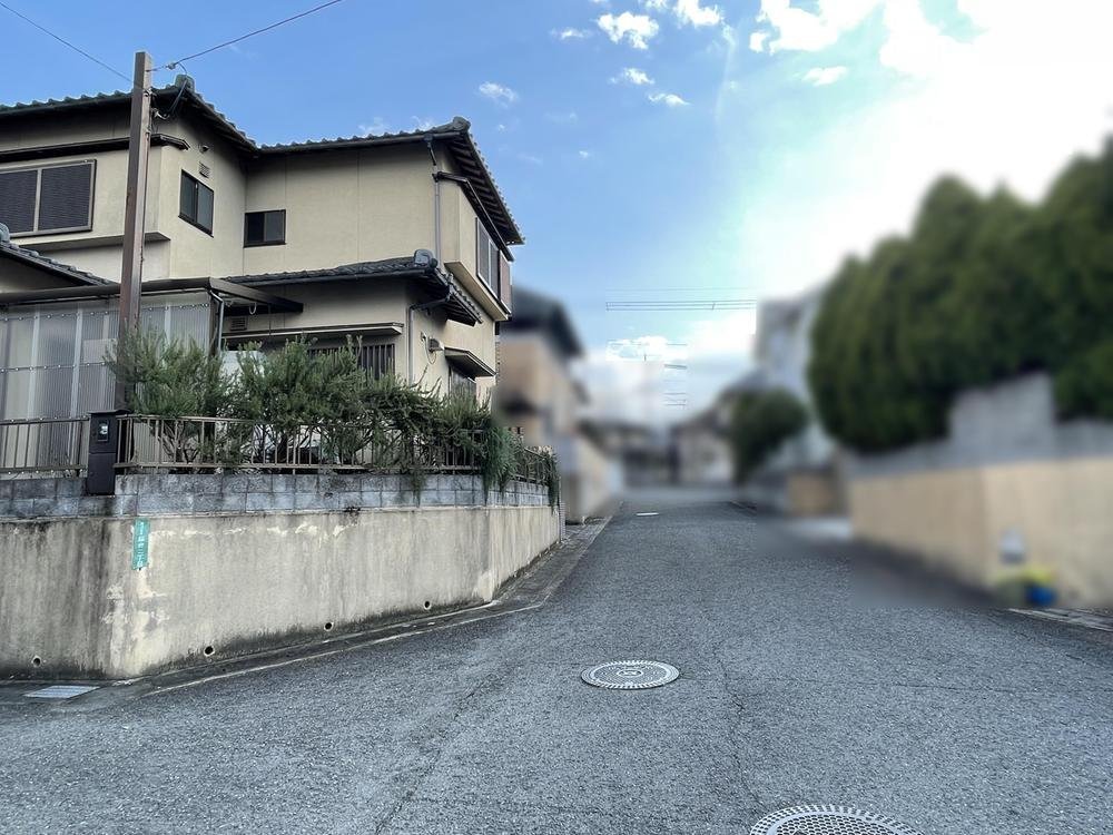 前面道路含む外観