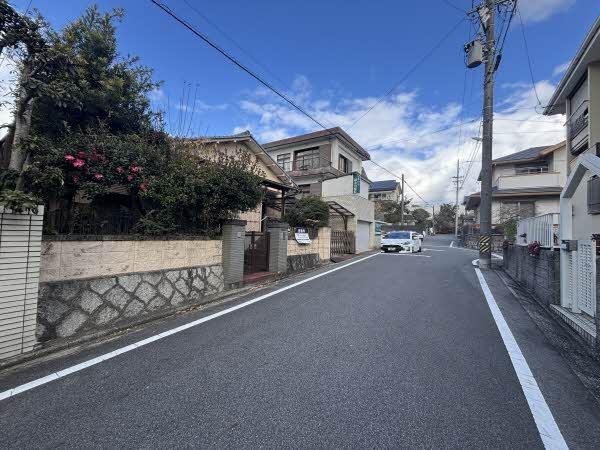 前面道路含む外観