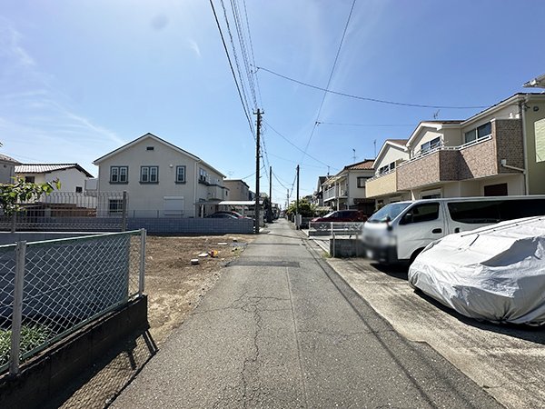 前面道路含む外観