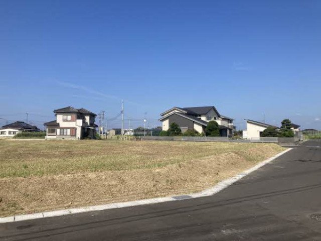 前面道路含む外観