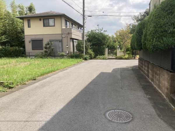 前面道路含む外観