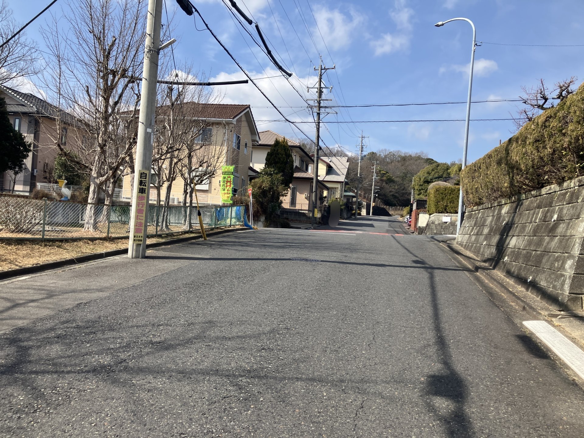 前面道路含む外観