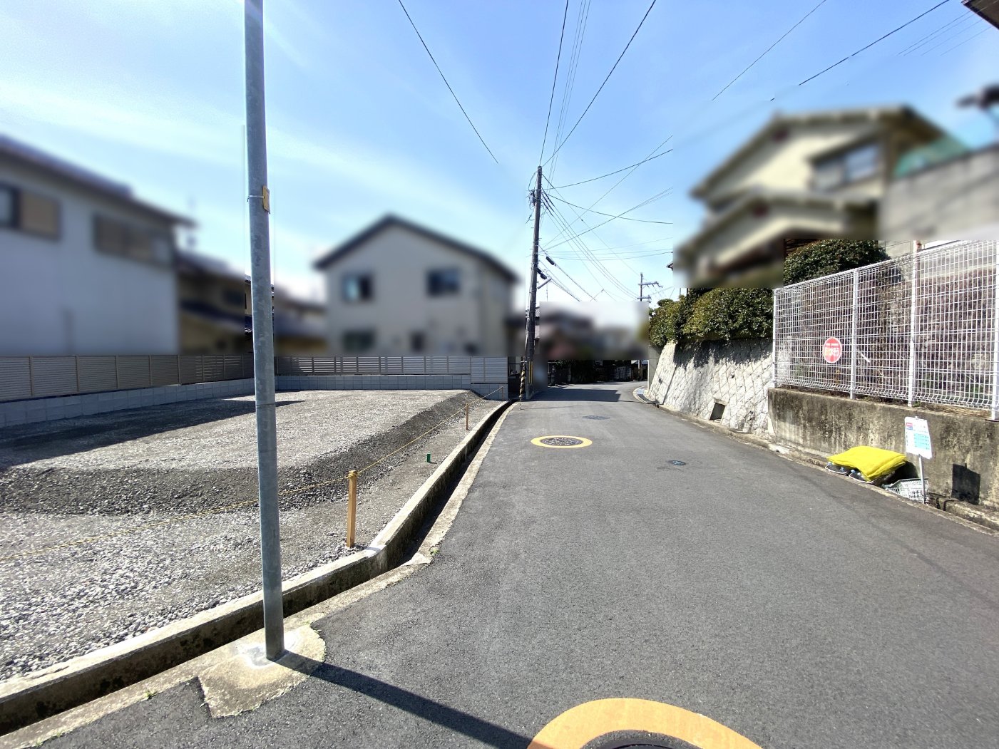 前面道路含む外観