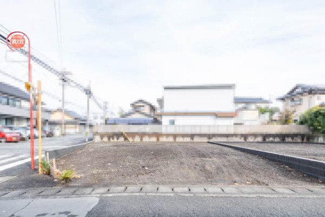 前面道路含む外観