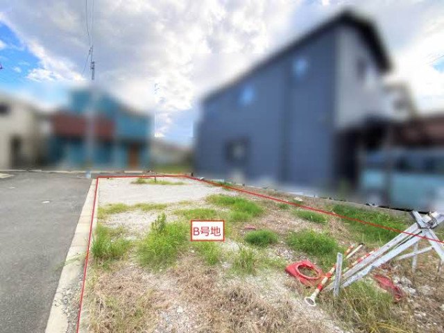 前面道路含む外観