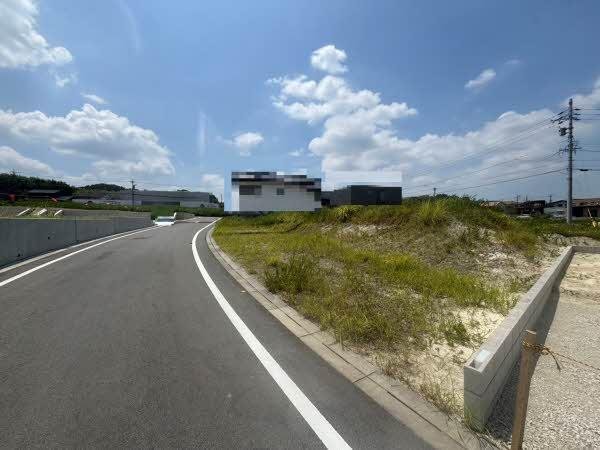 前面道路含む外観