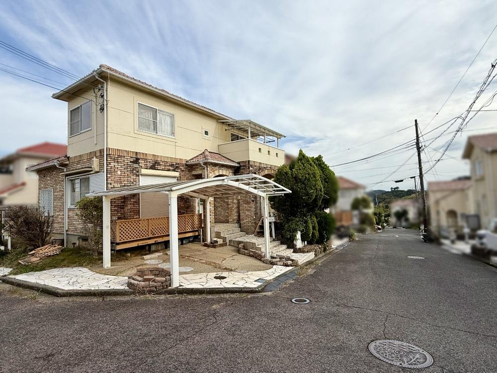 前面道路含む外観