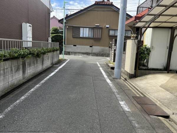 前面道路含む外観